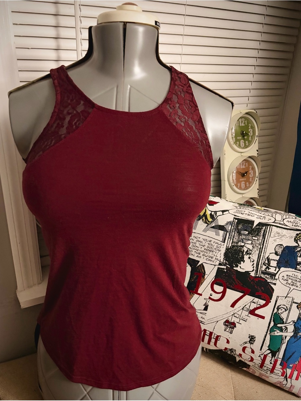 Y2K SO Women's Lace-Trim Burgundy Tank Top